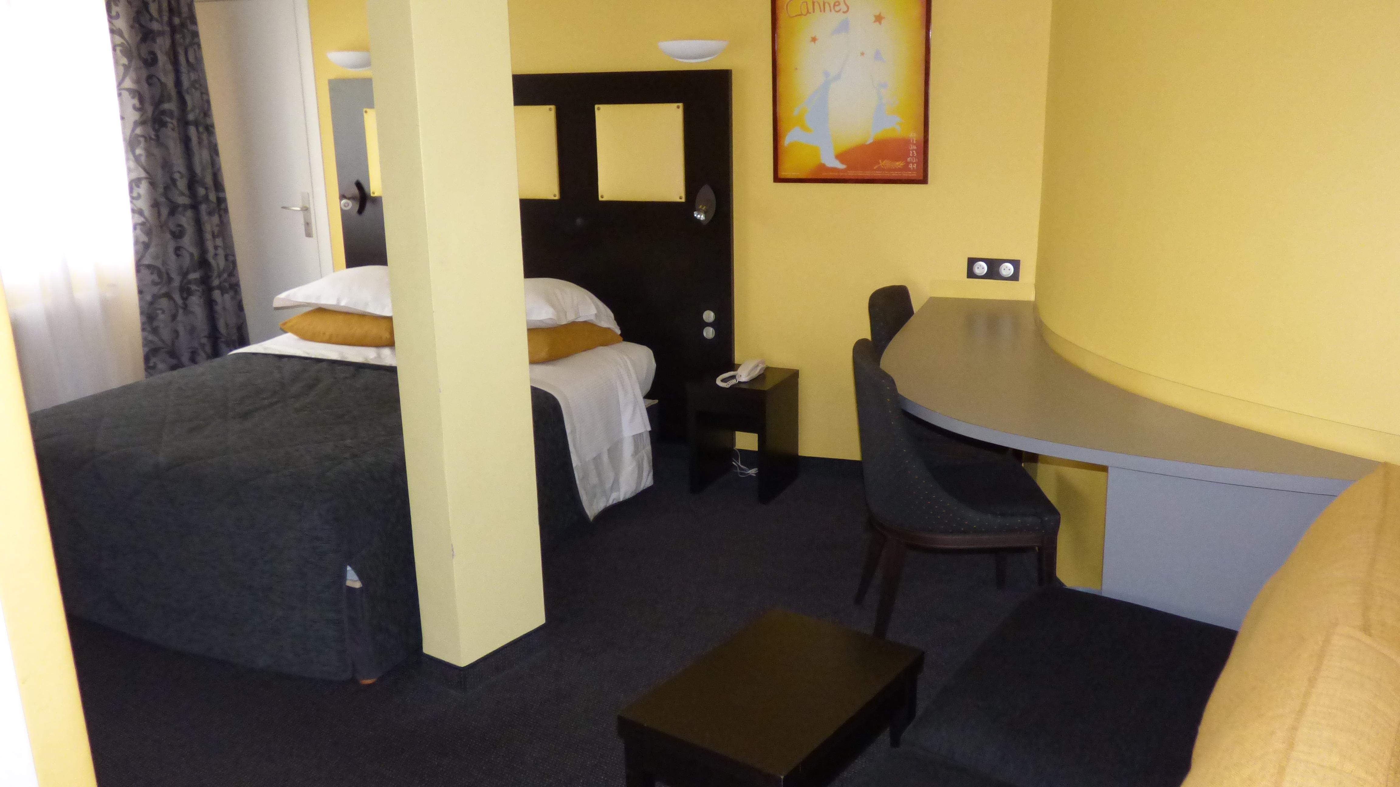 Hotel L'Olivier - Piscine & Parking Cannes Luaran gambar