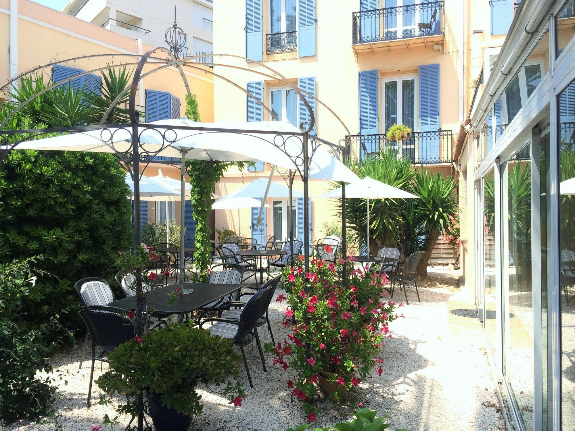 Hotel L'Olivier - Piscine & Parking Cannes Luaran gambar